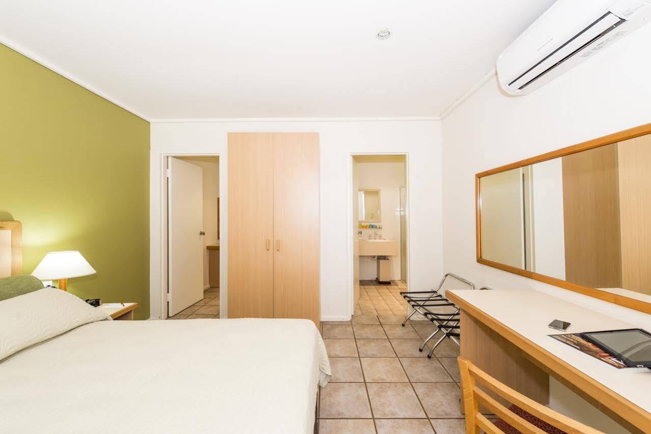 The Cambridge Kununurra Otel Dış mekan fotoğraf